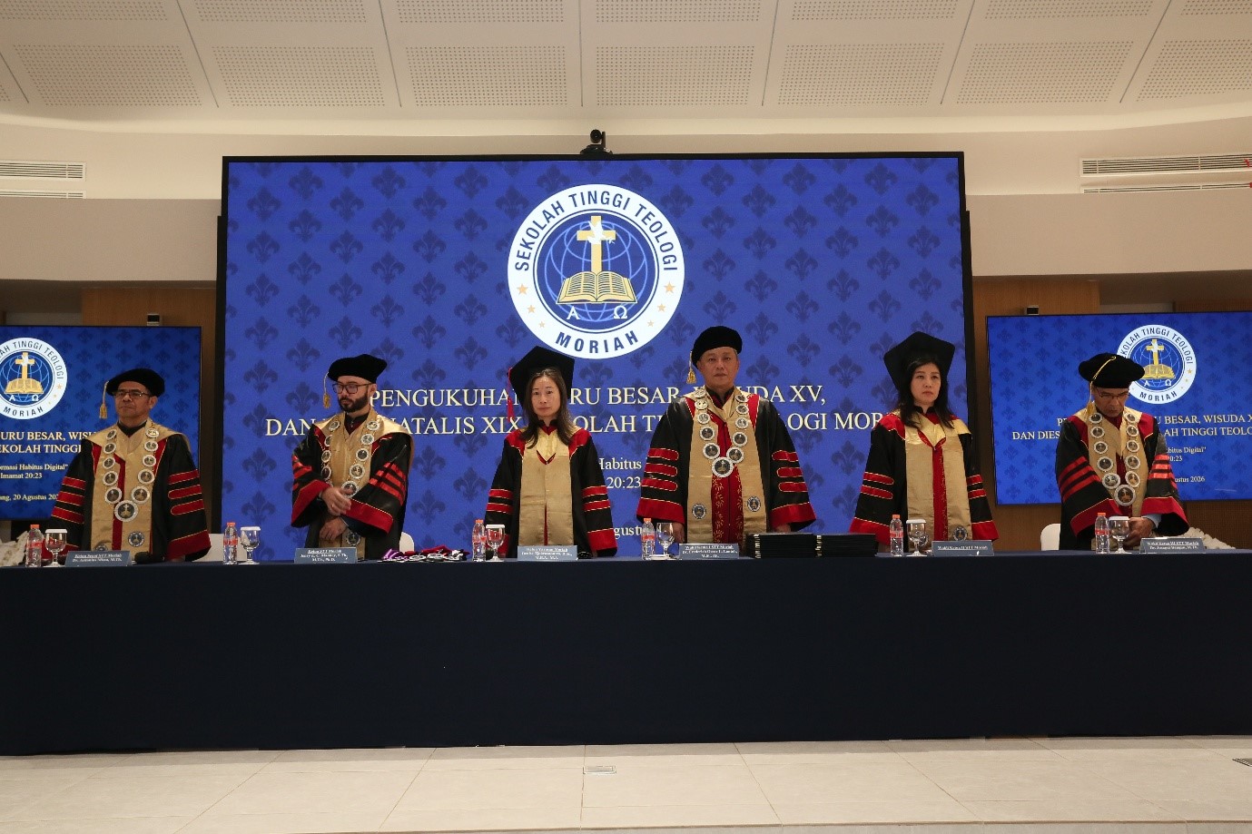 STT Moriah Rayakan Momentum Bersejarah: Pengukuhan Guru Besar, Wisuda XV, dan Dies Natalis XIX